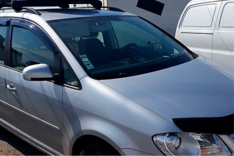 Volkswagen Touran 2003-2010 Deflektory Okien (4 szt, HIC) Zdjęcia 16