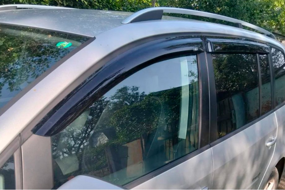 Volkswagen Touran 2003-2010 Deflektory Okien (4 szt, HIC) Zdjęcia 1