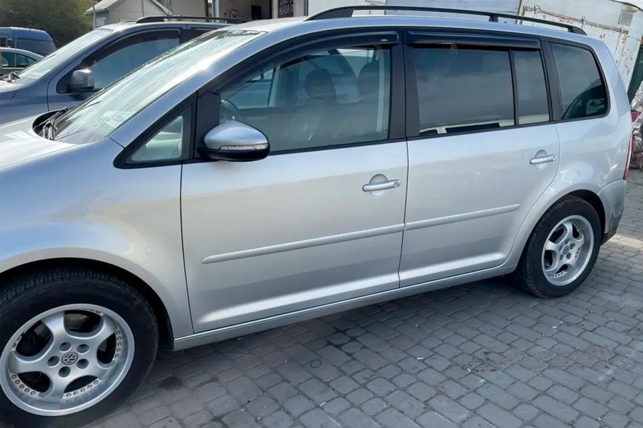 Volkswagen Touran 2003-2010 Deflektory Okien (4 szt, HIC) Zdjęcia 6