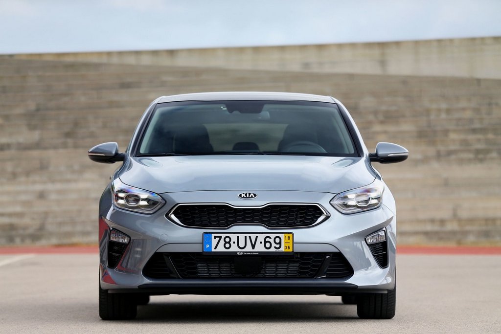 Przegląd trzeciej generacji hatchback Kia Ceed