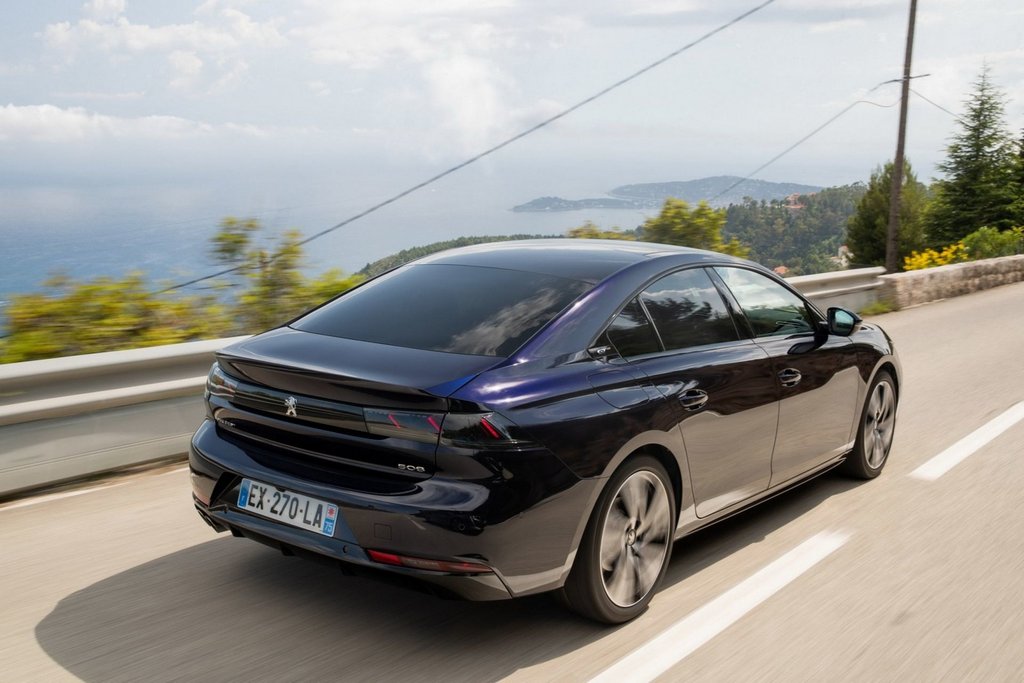 Premiowy fastback Peugeot 508