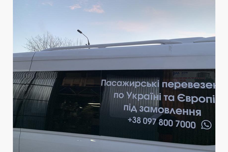 Mercedes Sprinter W906 2006–2018 Relingi dachowe (zagruntowane do lakierowania) Zdjęcia 3