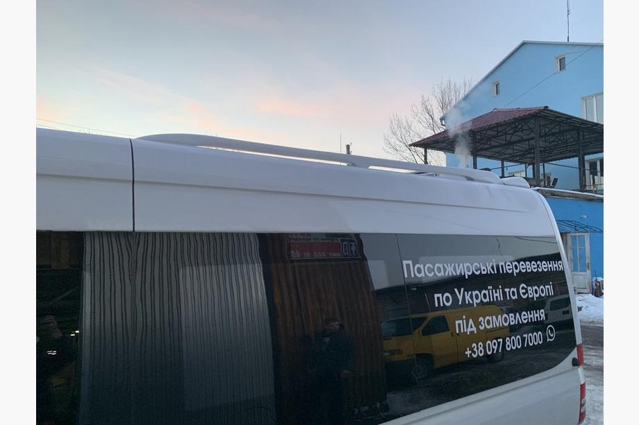 Mercedes Sprinter W906 2006–2018 Relingi dachowe (zagruntowane do lakierowania) Zdjęcia 5