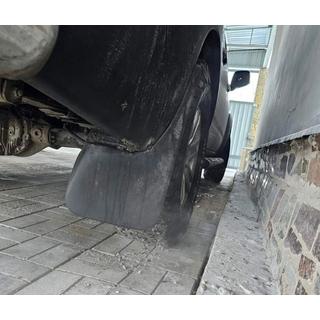 Tylne chlapacze (2 szt.) Nissan Navara 2006-2015 zdjęcia 4