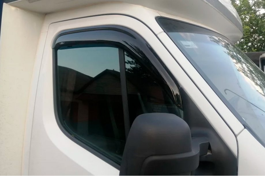 Opel Movano 2010-2021 Deflektory Okien (2 szt, HIC) Zdjęcia 3