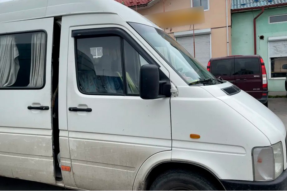 Volkswagen LT 1995-2006 Deflektory Okien (2 szt, HIC) Image