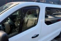 Opel Vivaro 2015-2019 Deflektory szyb wsuwane (2 szt, HIC) zdjęcia 1