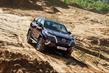 Przegląd siedmiu-osobowej, narożnika ramy auta Toyota Fortuner zdjęcia 12