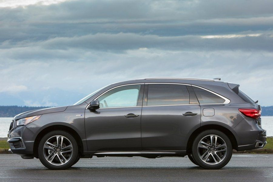 Odświeżony suv Acura MDX