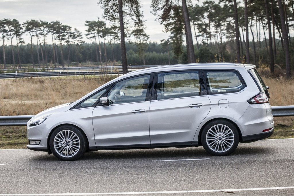 Przegląd siedmiu-osobowej minivana Ford Galaxy