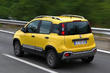 Terenowa modyfikacja hatchbacka Fiata Panda Cross zdjęcia 3