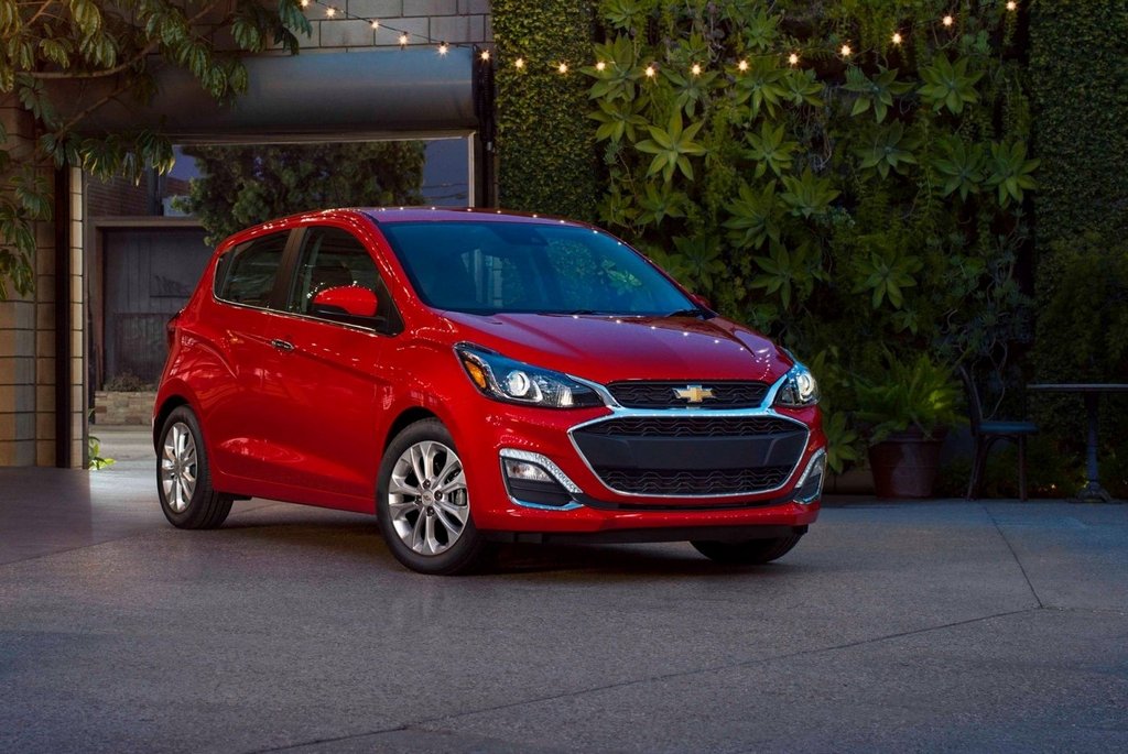 Przegląd zaktualizowanego kompaktowy hatchback Chevrolet Spark