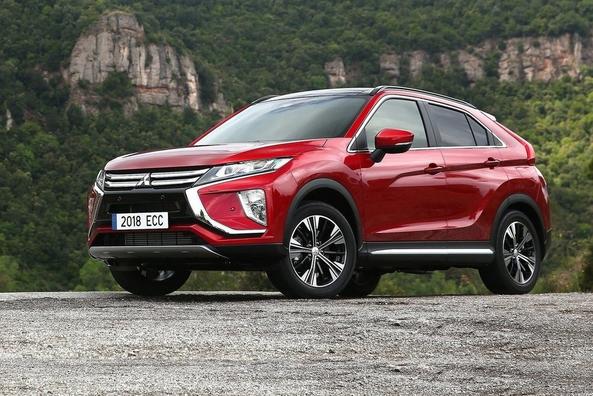 Przegląd crossover Mitsubishi Eclipse Cross