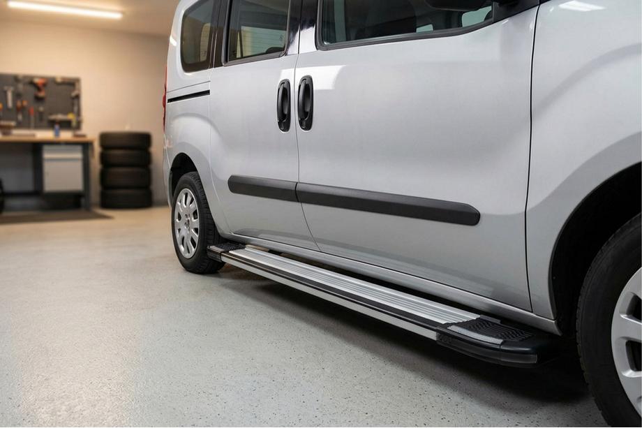 Fiat Doblo II 2010-2022 Progi Boczné Rainbow (2 szt., Aluminium) Image