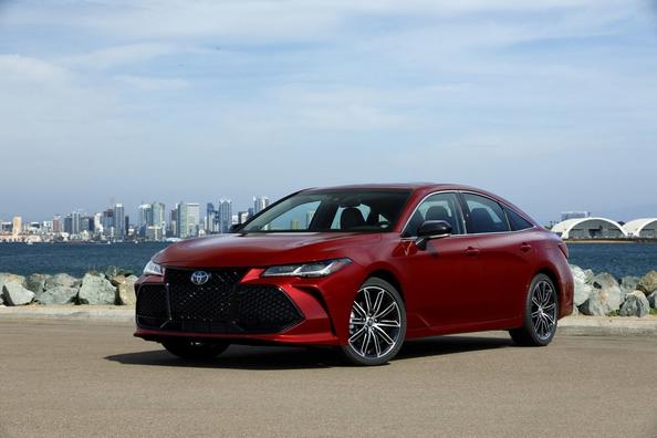 Piąta generacja flagowego sedana Toyota Avalon