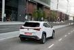 Premiowy miejski crossover Lexusa UX 200 zdjęcia 4