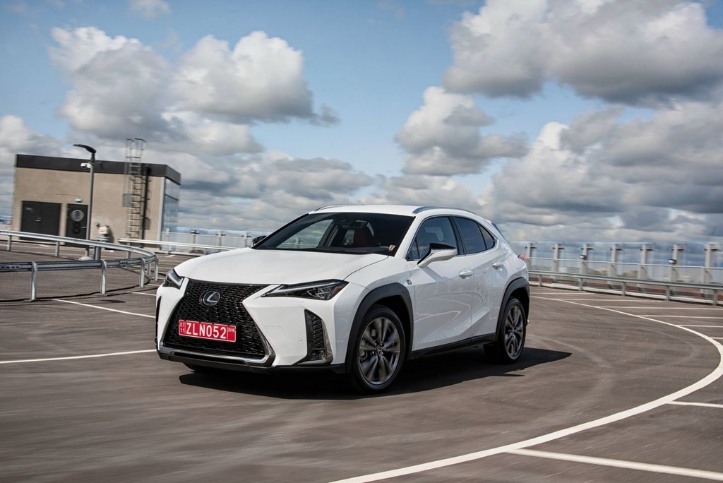 Premiowy miejski crossover Lexusa UX 200