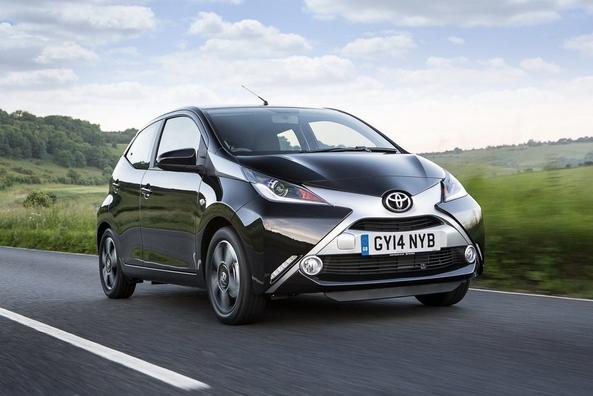 Przegląd drugiej generacji hatchback Toyota Aygo
