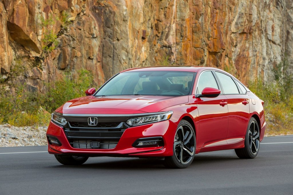 Przegląd dziesiątej generacji sedan Honda Accord