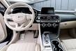 Pierwsza generacja sedana Genesis G70 zdjęcia 9