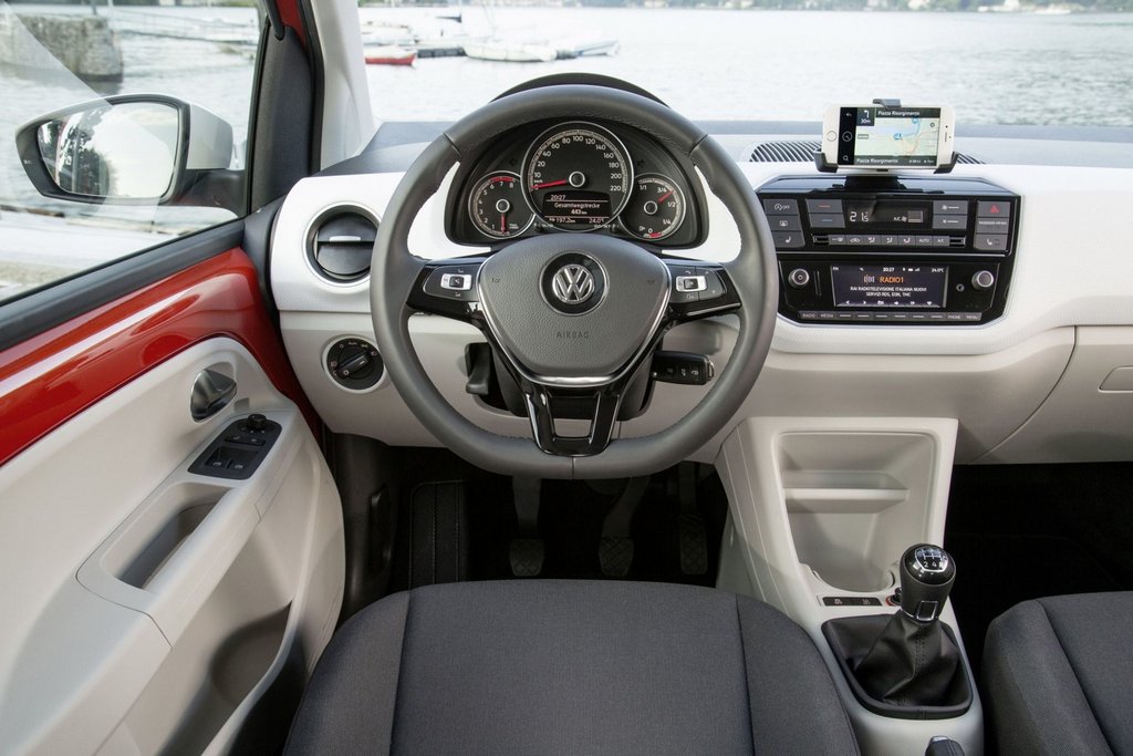 Przegląd zaktualizowanego miejskiego hatchback Volkswagen up!