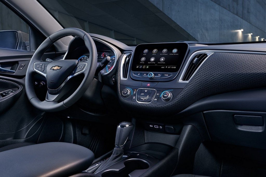 Przegląd sedan Chevrolet Malibu nowej generacji