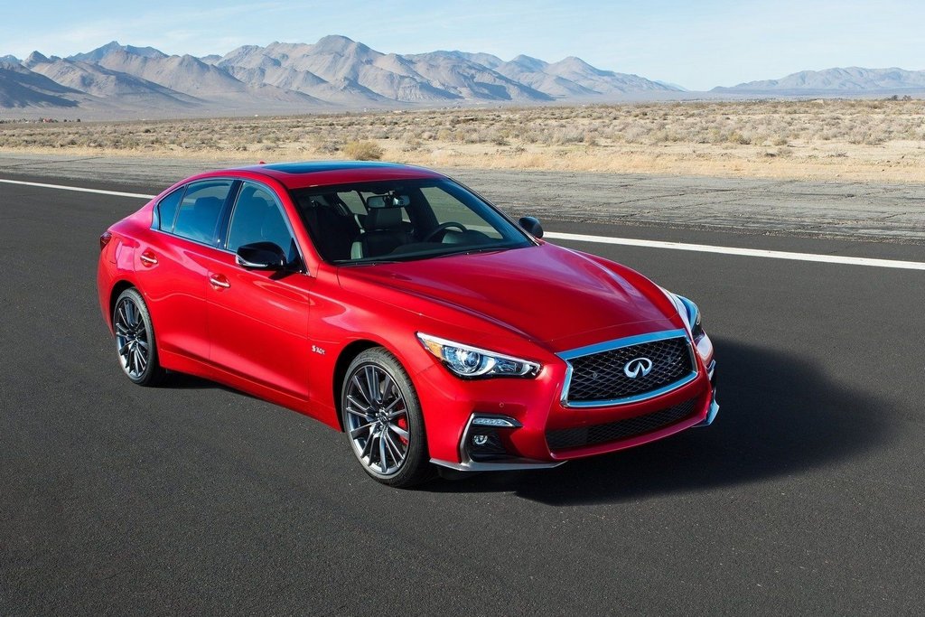 Zaktualizowana wersja darmowego sedan Infiniti Q50