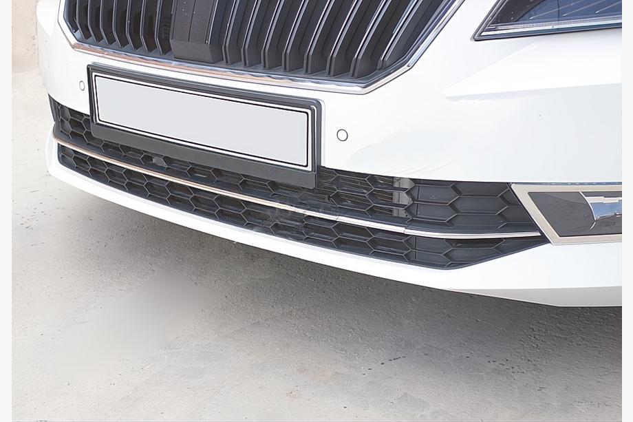 Skoda Superb 2015-2024 Nakładki na przedni zderzak OmsaLine (3 szt., stal nierdzewna) Image