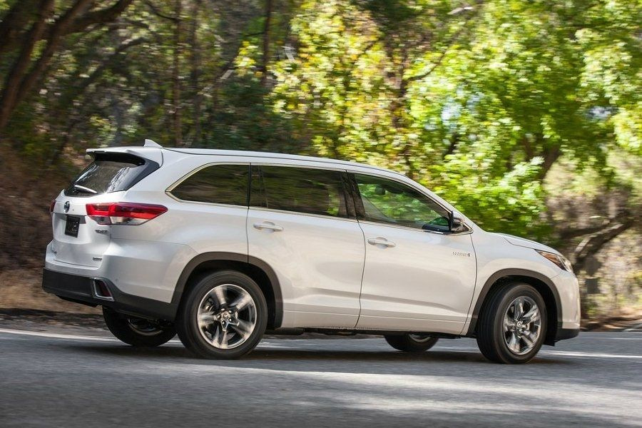 Przegląd zwrotnicy Toyota Highlander trzeciej generacji