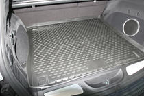 Jeep Grand Cherokee WK2 2010-2021 Mata bagażnika (Novline) wprowadzenie zdjęcia 4