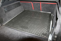 Range Rover IV L405 2013-2021 Mata bagażnika z relingami (Novline) SUV zdjęcia 3