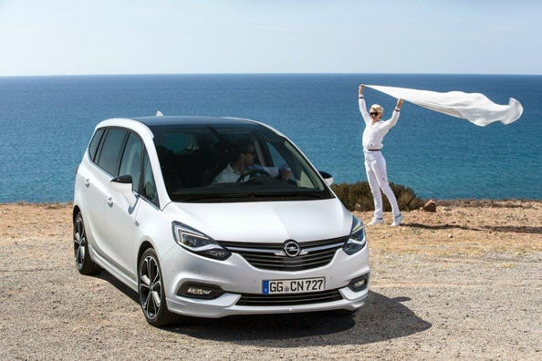 Przegląd kompaktowego minivana Opel Zafira