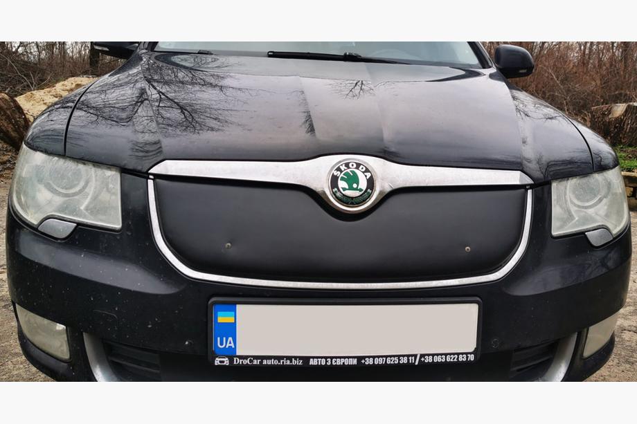 Skoda Superb 2009-2015 Zimowa osłona grilla (Górna, 2008-2013) Image