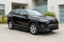 Toyota Rav 4 2019–2025 Progi Boczné Allmond Black (2 szt., Aluminium) zdjęcia 1