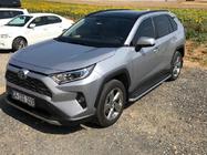 Toyota Rav 4 2019–2025 Progi Boczne Maydos V2 (2 szt., Aluminium z Nierdzewką) zdjęcia 6