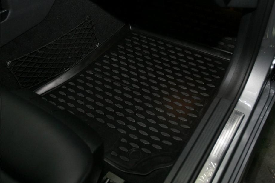 Mercedes E-class W212 2009-2016 Gumowe dywaniki do wnętrza (4 szt, Novline) Zdjęcia 4