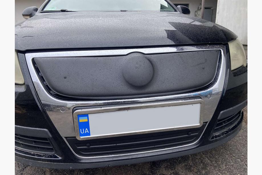 Volkswagen Passat B6 2006-2012 Zimowa osłona na grill (górna) Image