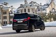 Pełnowymiarowa luksusowej minivan Toyota Alphard zdjęcia 4