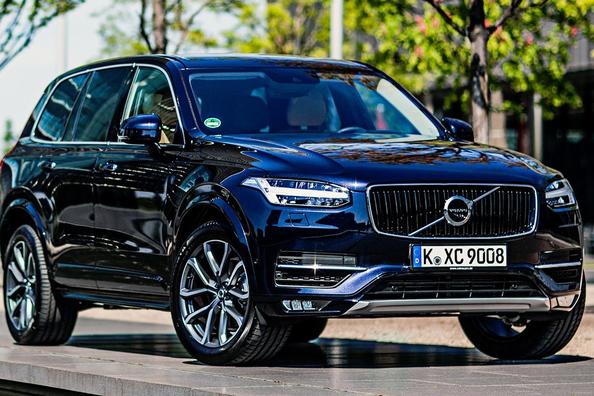 Średniej wielkości suv Volvo XC90 drugiej generacji