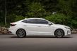 Kompaktowy sedan Hyundai Elantra w postaci odnowionej zdjęcia 4