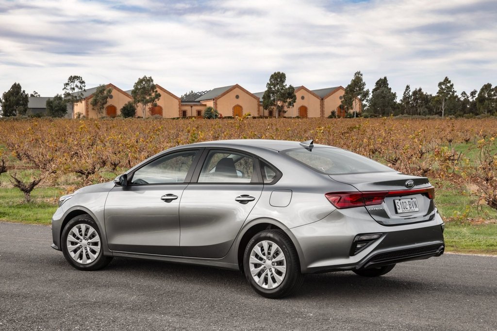 Kompaktowy sedan Kia Cerato czwartej generacji