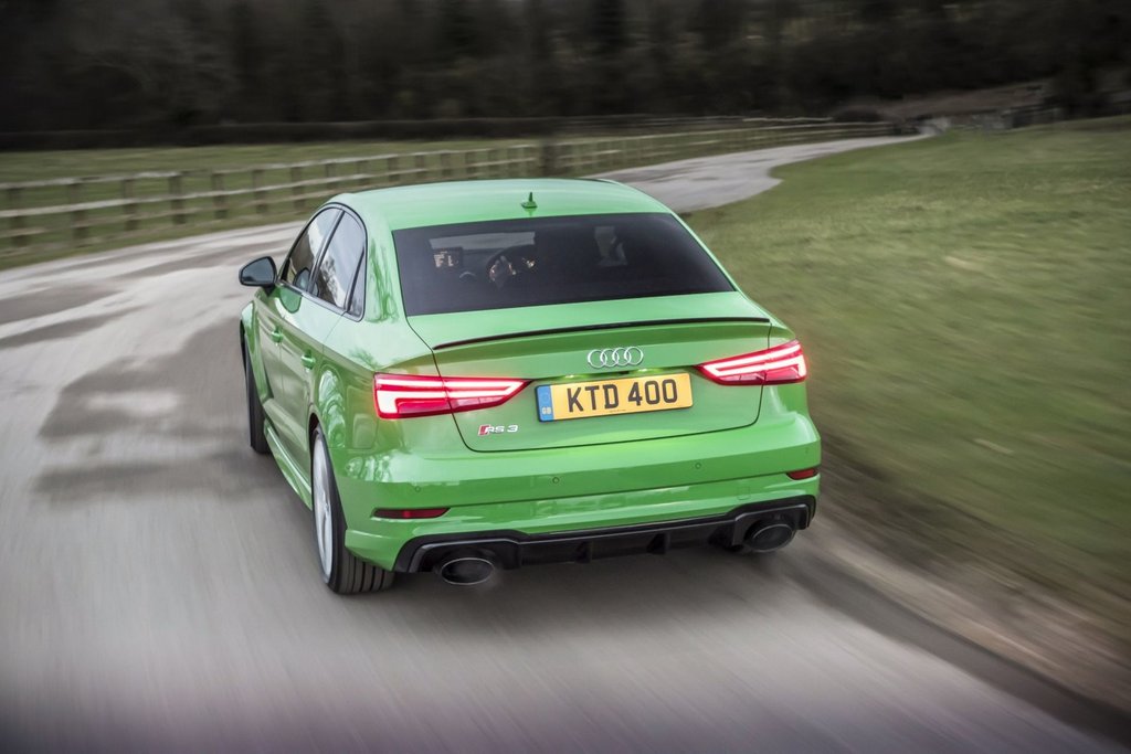 Przegląd kompaktowego sport-sedan Audi RS3