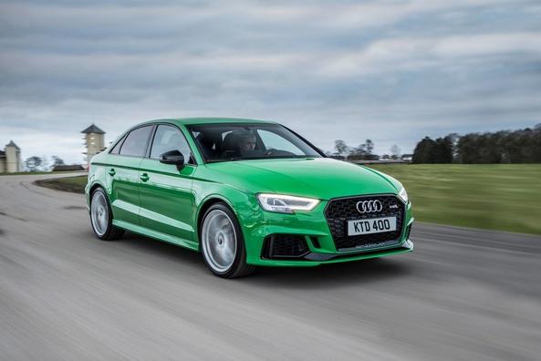 Przegląd kompaktowego sport-sedan Audi RS3