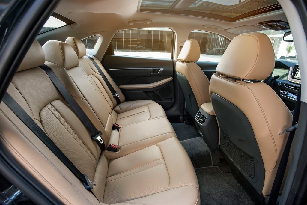 Sedan Hyundai Sonata ósmej generacji