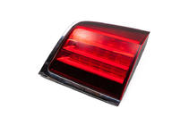 Lexus LX570/450d 2008-2022 Prawa lampa tylna na klapie bagaznika Uzywana (1szt, 2008-2012) zdjęcia 2