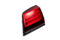 Lexus LX570/450d 2008-2022 Prawa lampa tylna na klapie bagaznika Uzywana (1szt, 2008-2012) zdjęcia 3