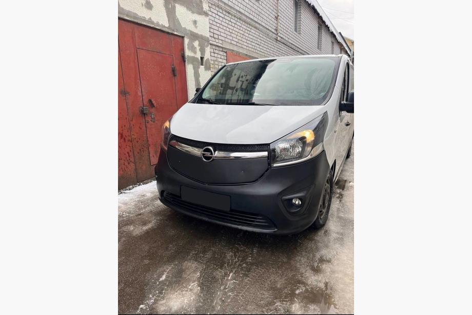 Opel Vivaro 2015-2019 Zimowa osłona na grill Matowy Zdjęcia 2