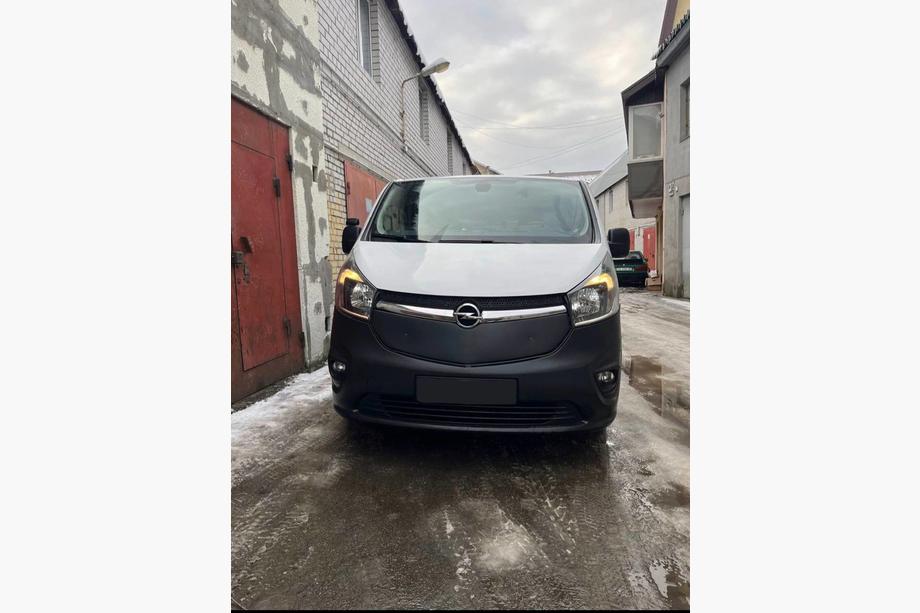 Opel Vivaro 2015-2019 Zimowa osłona na grill Matowy Zdjęcia 4
