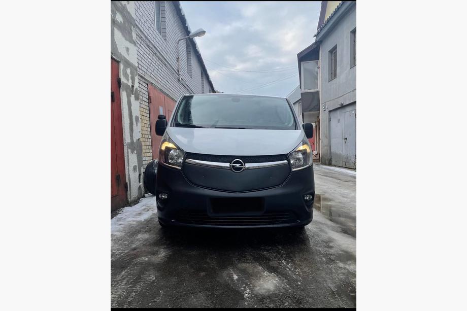 Opel Vivaro 2015-2019 Zimowa osłona na grill Matowy Zdjęcia 5