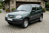 Chevrolet Niva 1998-2020 Progi Boczné Allmond Black (2 szt., Aluminium) zdjęcia 1